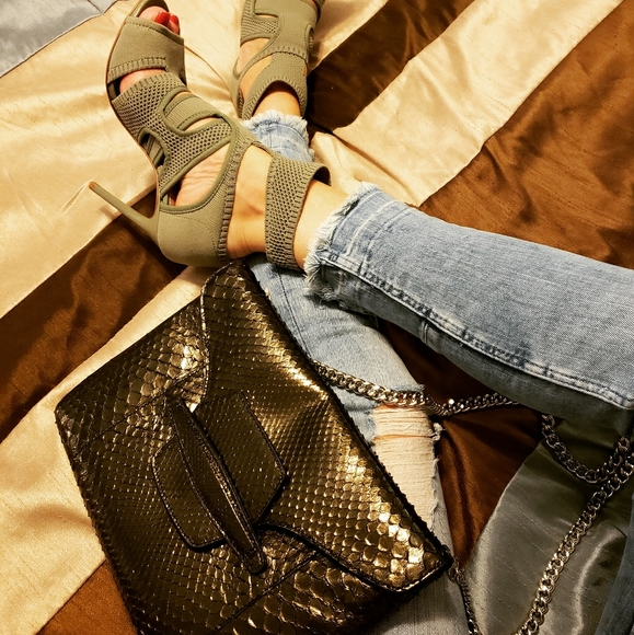 Meet your Posher, Mel - Picture 1 of 1